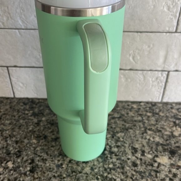 Stanley Jade Green 40 ounce quencher - Picture 3 of 8